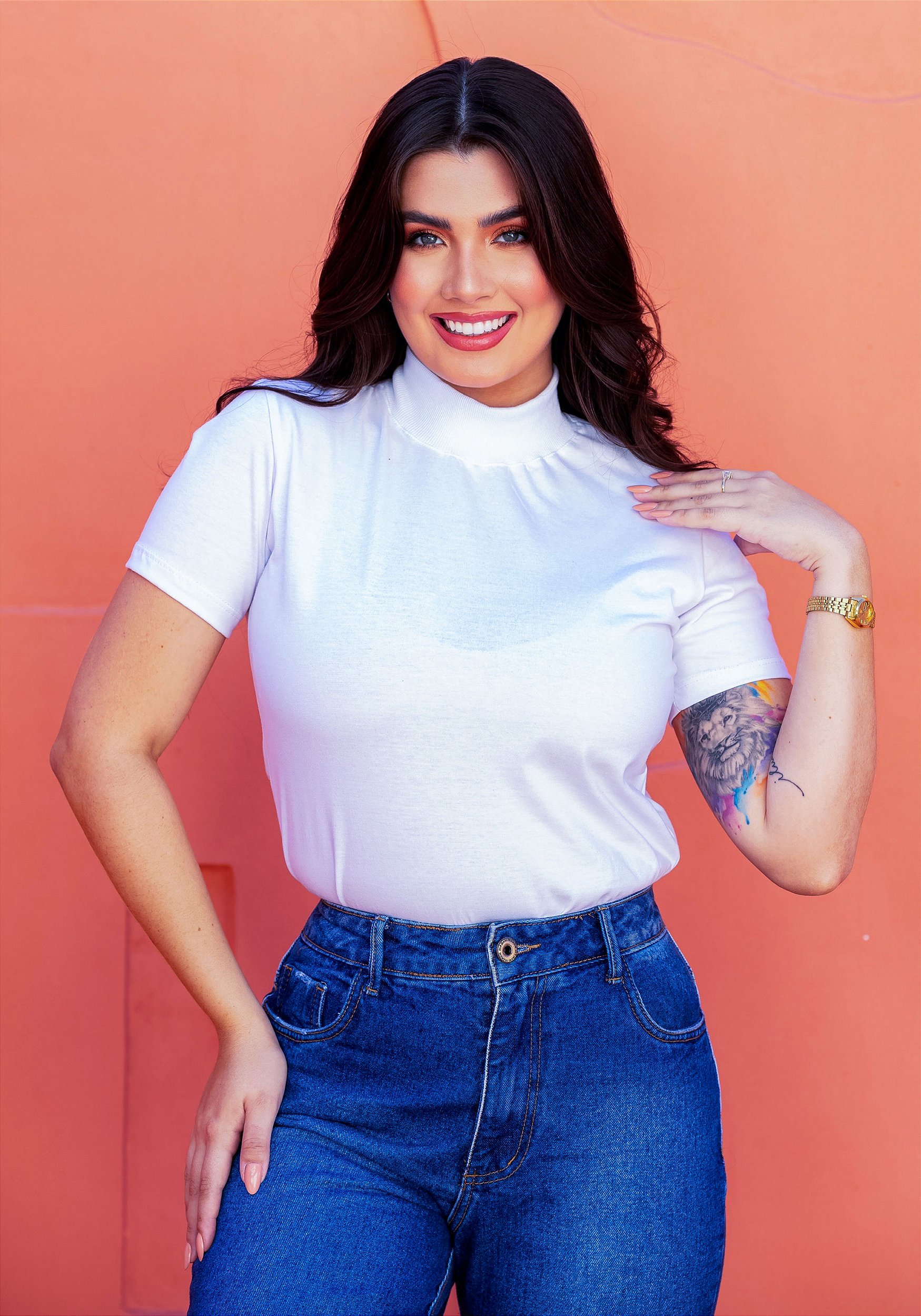 camiseta feminina gola alta tecido tecnológico