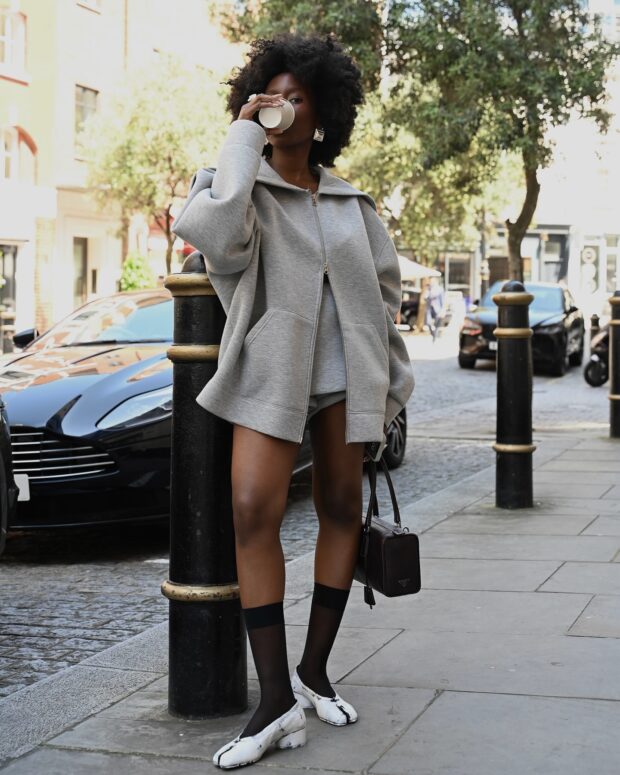 looks com conjunto de moletom e tênis plataforma