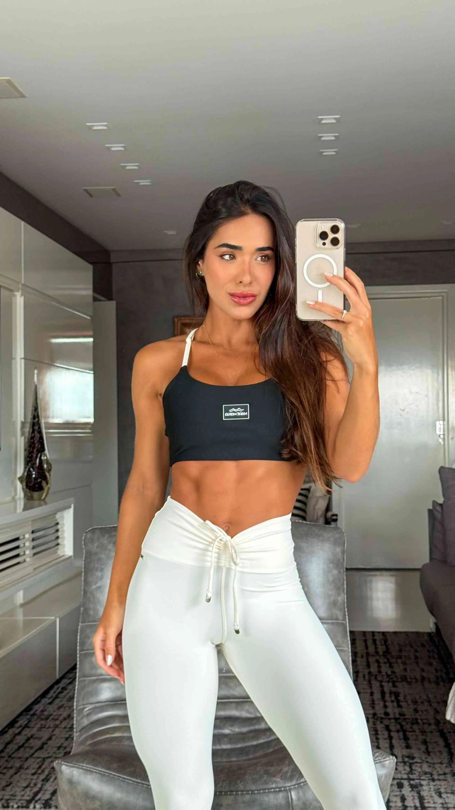 looks de treino com cores vibrantes