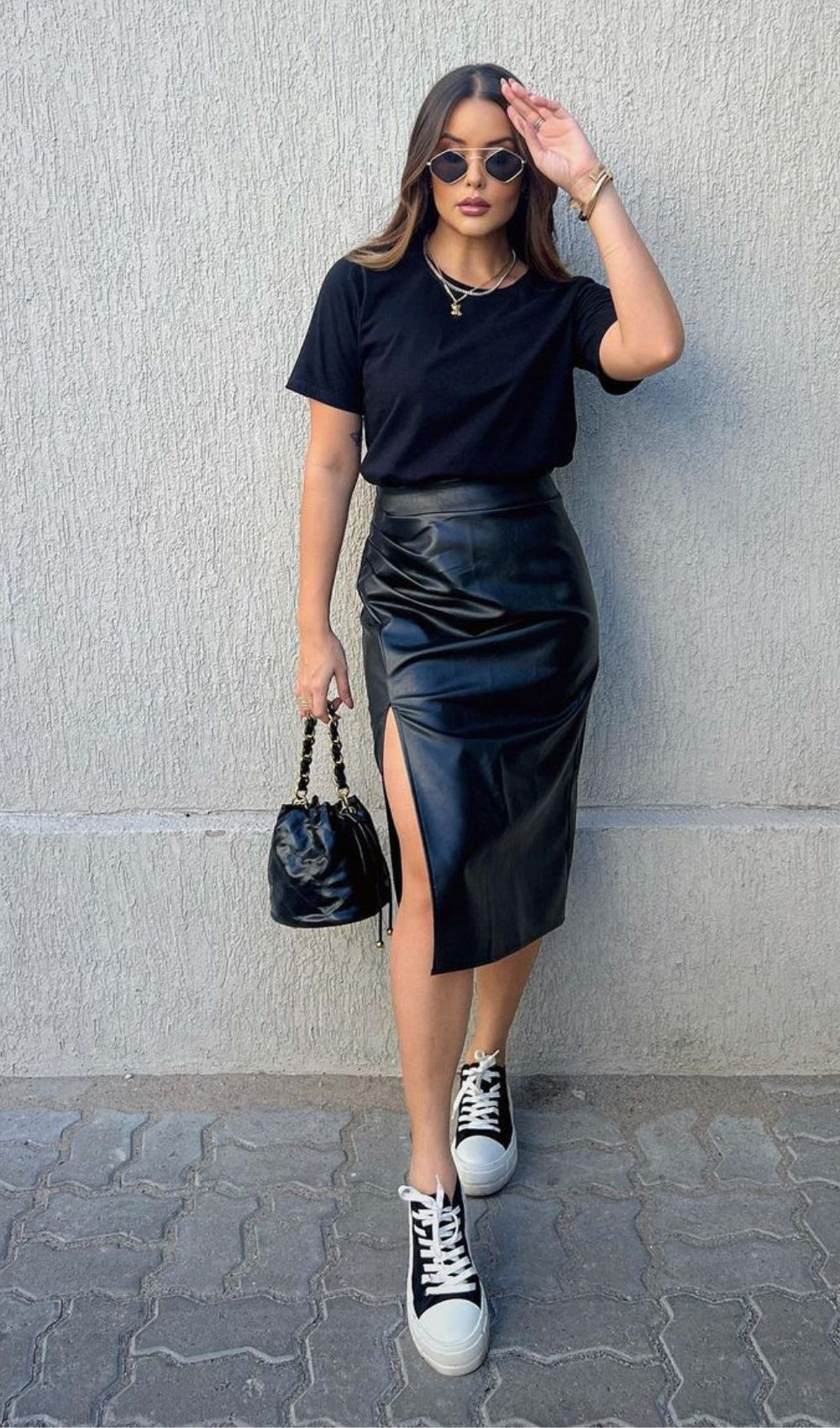 tenis all star preto saia midi