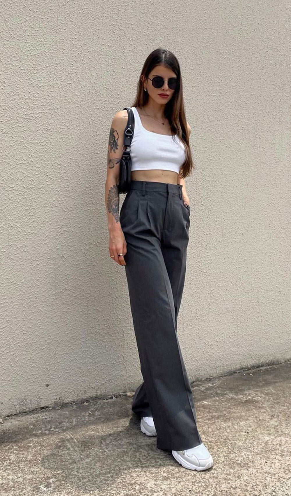 tendência calça wide leg e tênis 2026
