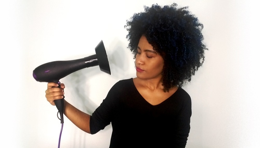 evitar frizz com difusor