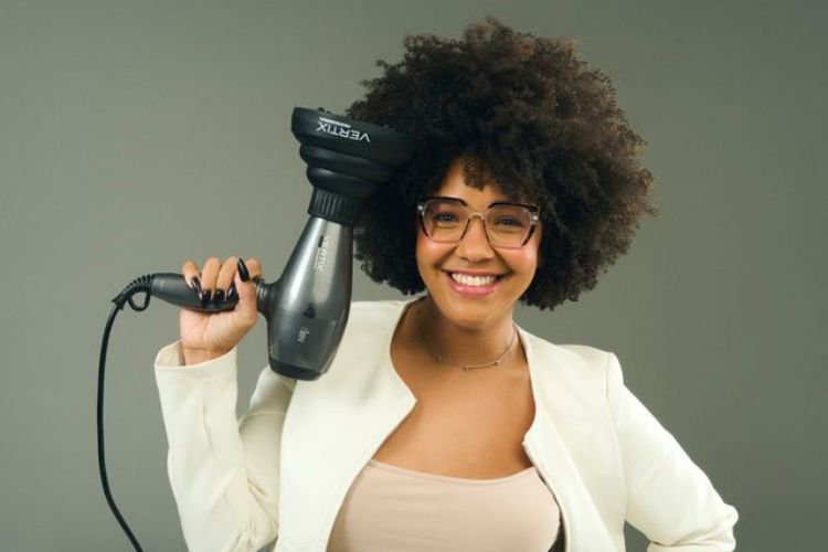 secador com difusor para cabelo ondulado