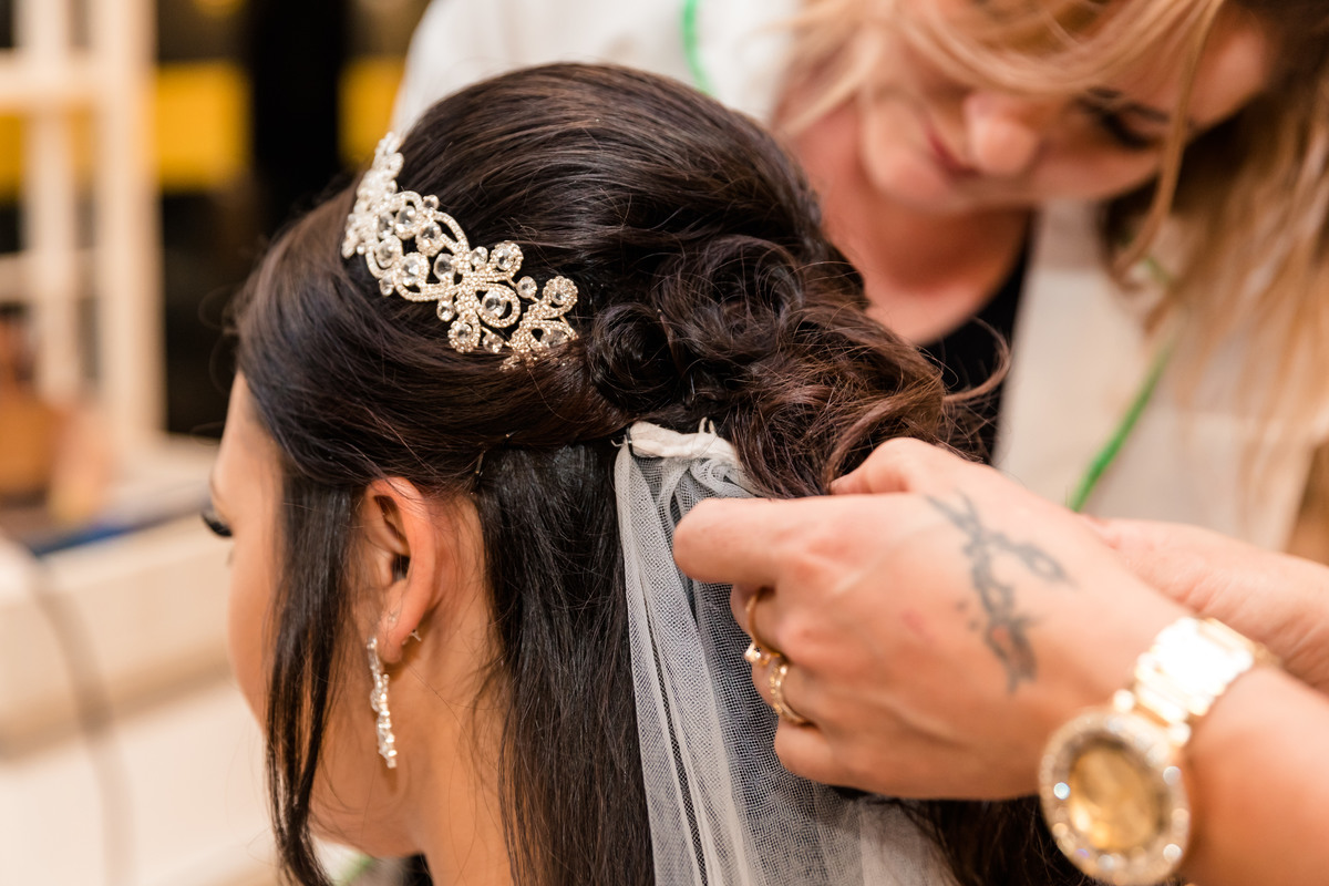 segurança véu casamento cabelo solto