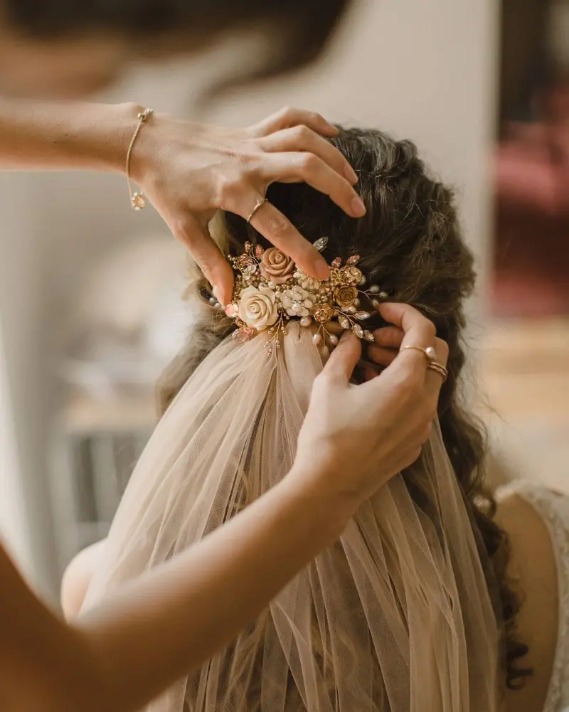 fixação véu e grinalda cabelo solto