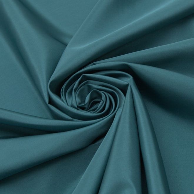 roupas azul petróleo