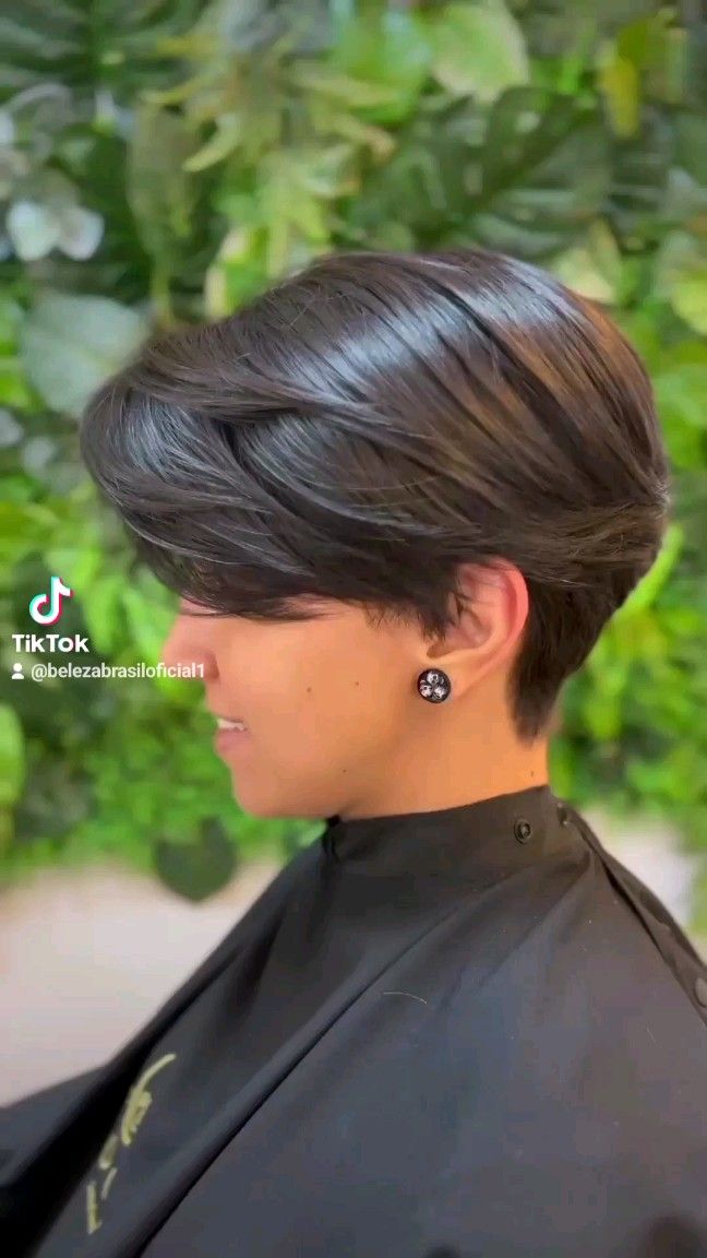 cabelo curto feminino