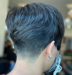 corte curto para rosto quadrado