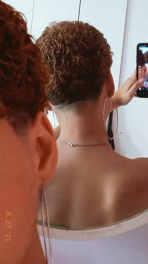 corte degrade baixo mulher
