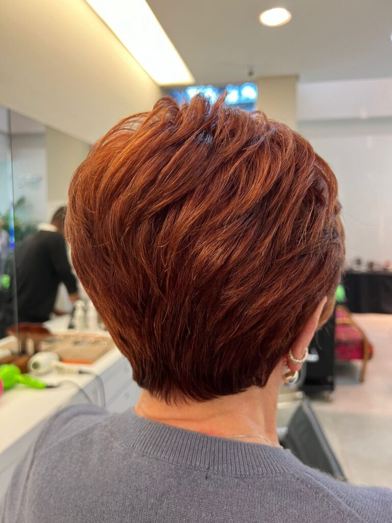 corte de cabelo curto para cabelo cacheado moderno