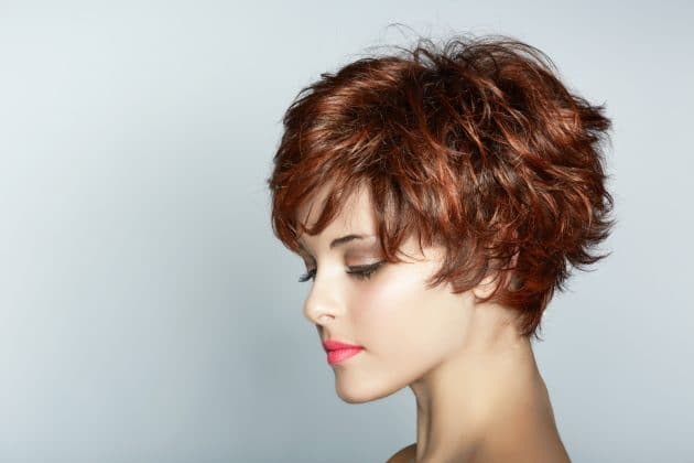 corte de cabelo curto repicado em camadas