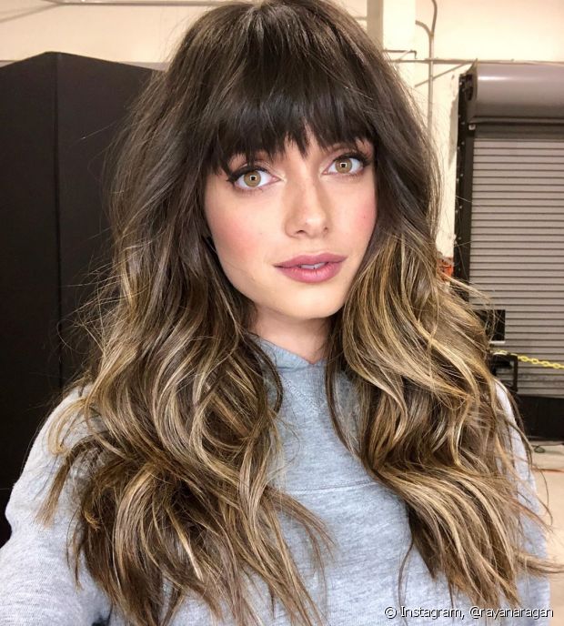 corte em camadas com franja cabelo comprido