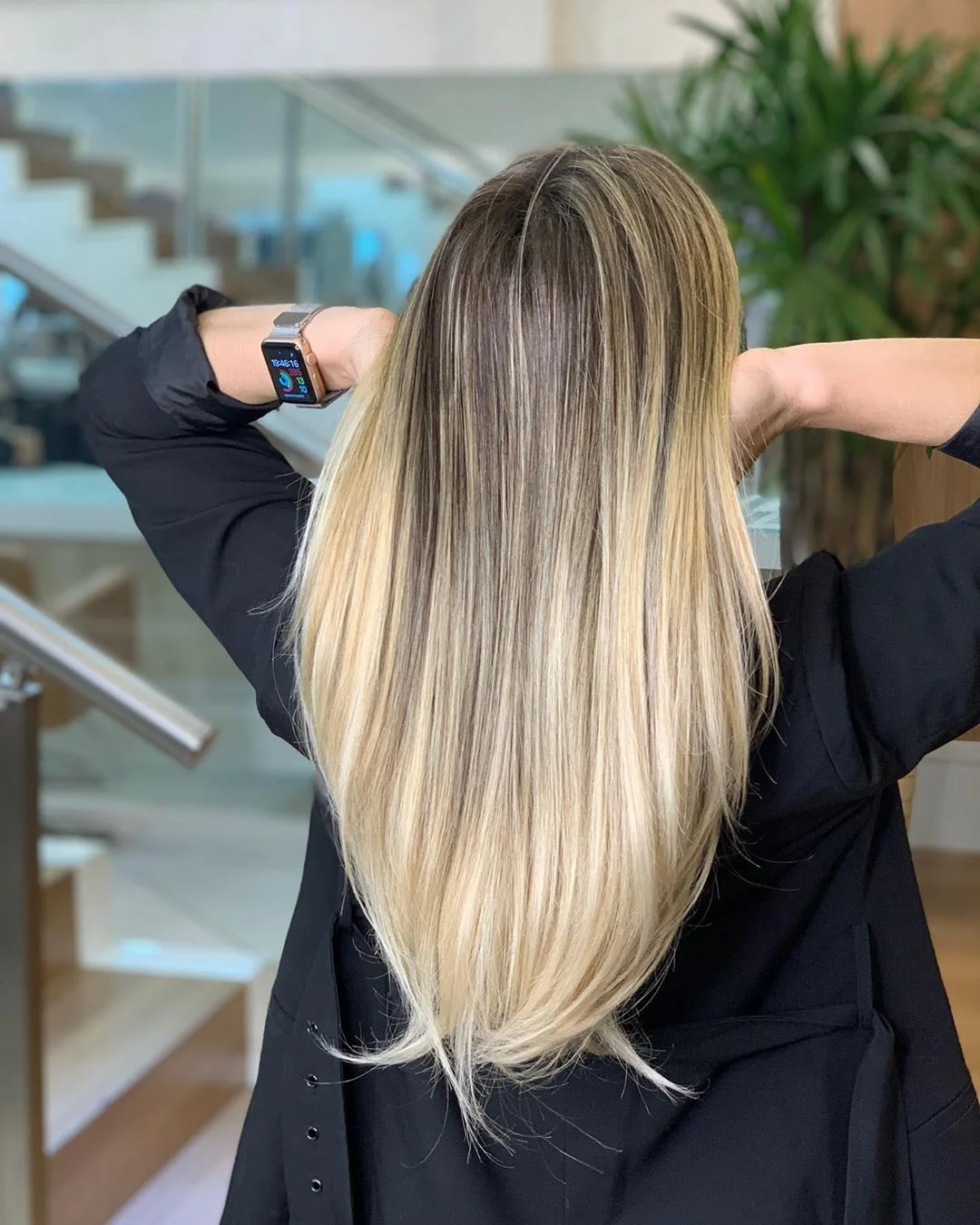 corte em v para cabelo cacheado
