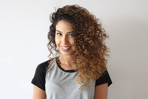 como cortar cabelo em v em casa