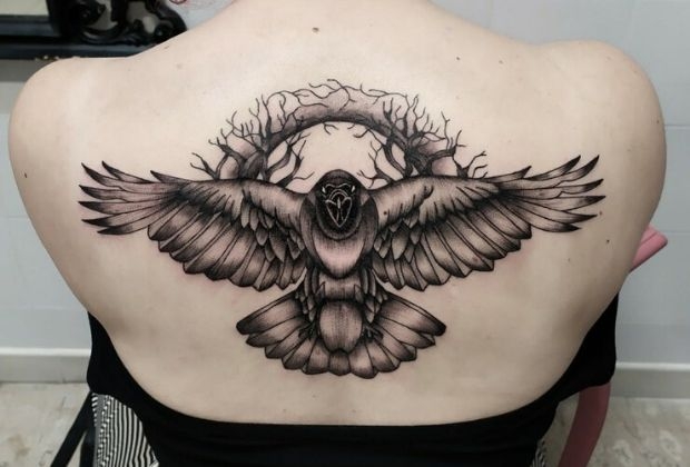 tatuagem corvo masculina