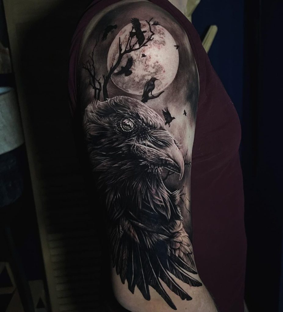 corvo tattoo braço