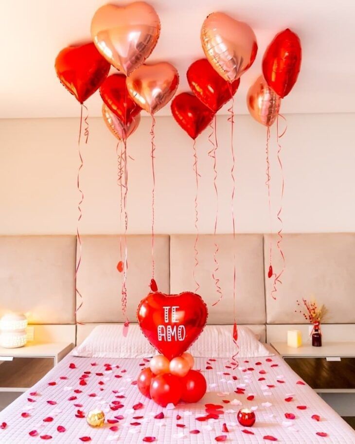 decoração mesa jantar dia dos namorados balões