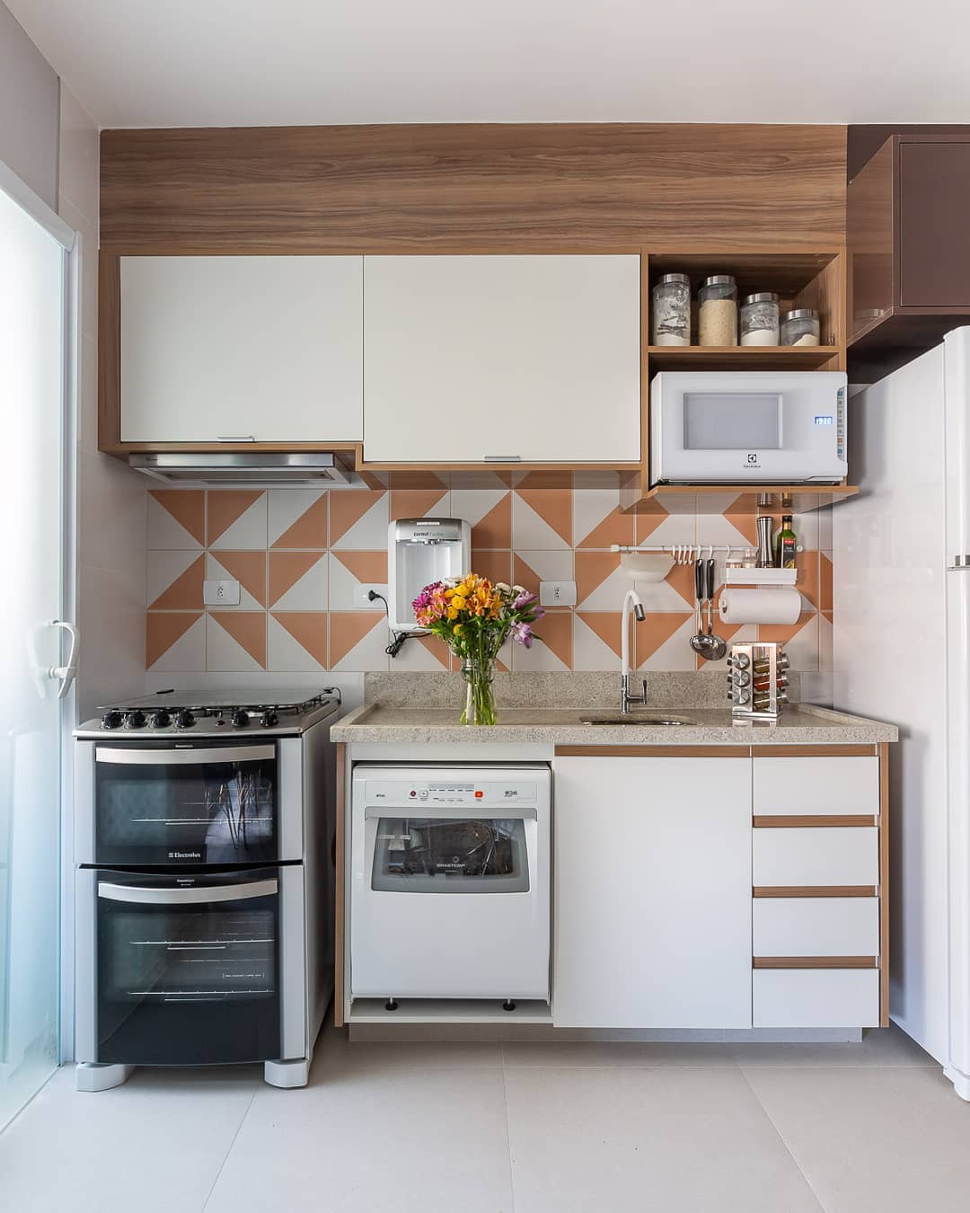 cozinha americana simples decorada