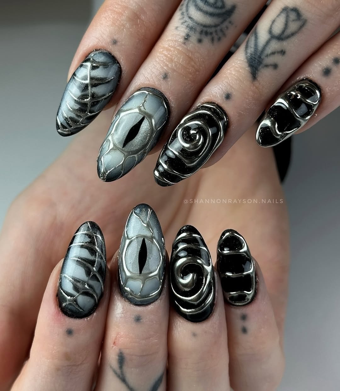 unhas cromadas