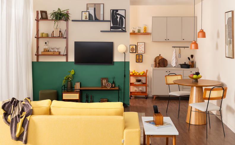 sala com parede verde