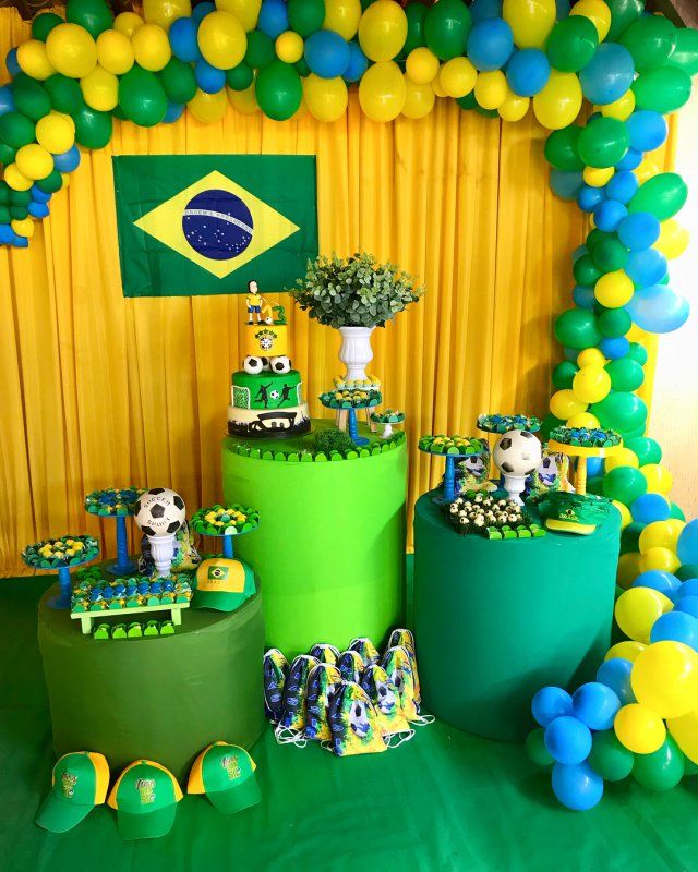 verde musgo e dourado decoração