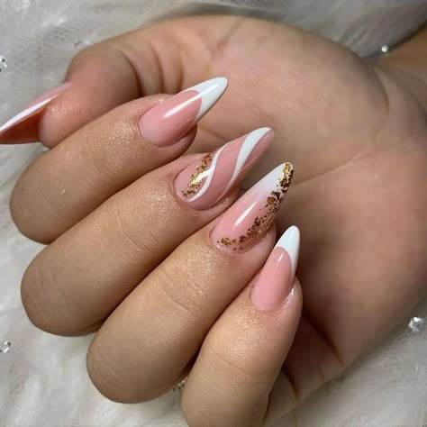 unhas decoradas em gel delicadas