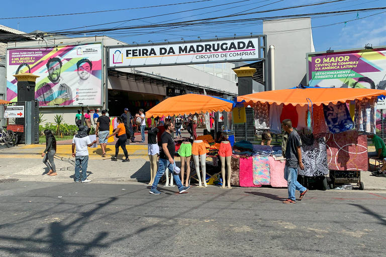 como chegar feira da madrugada metrô