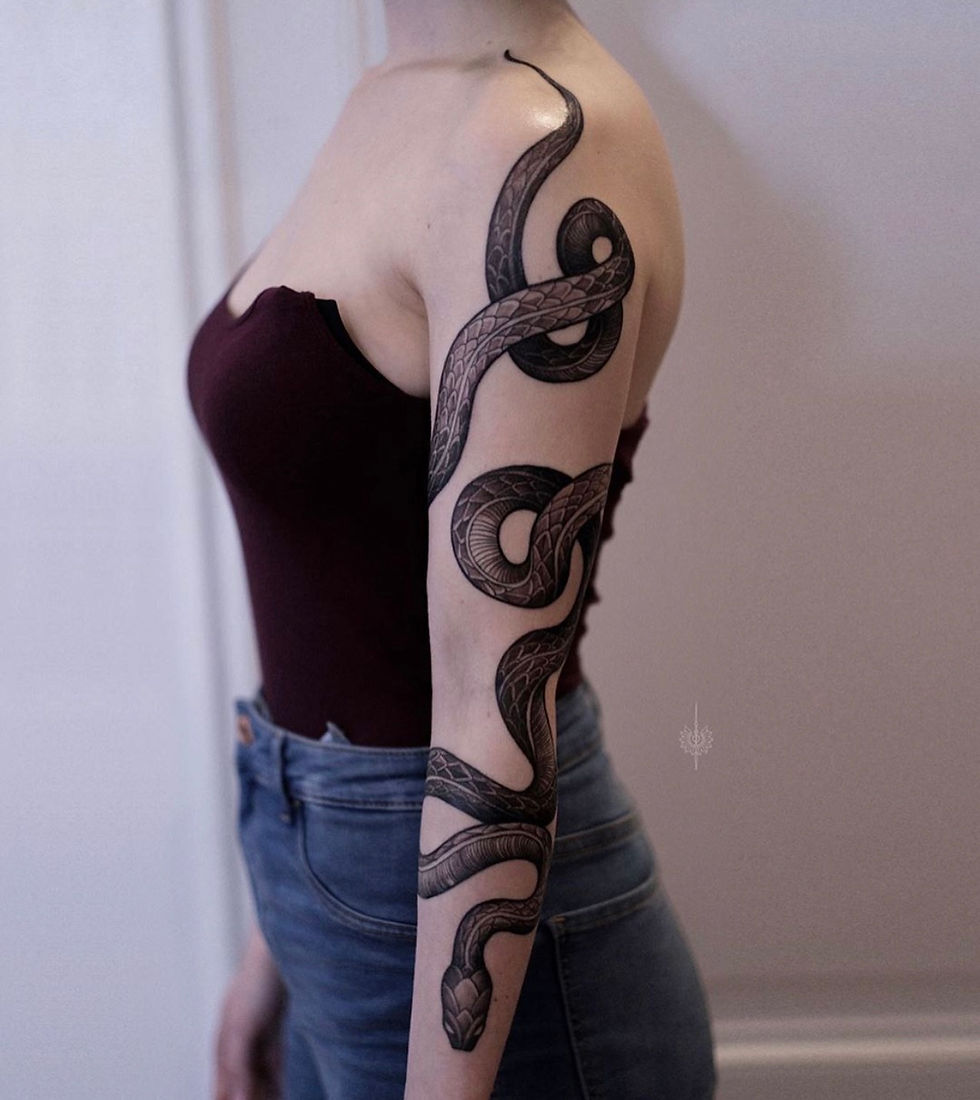 tatuagem fineline cobra braço