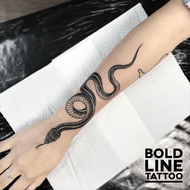 significado tatuagem cobra feminina