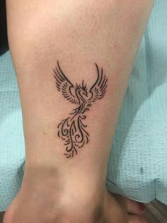 Desenho de fênix para tatuar