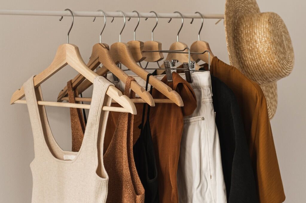 guarda roupa cápsula trabalho casual