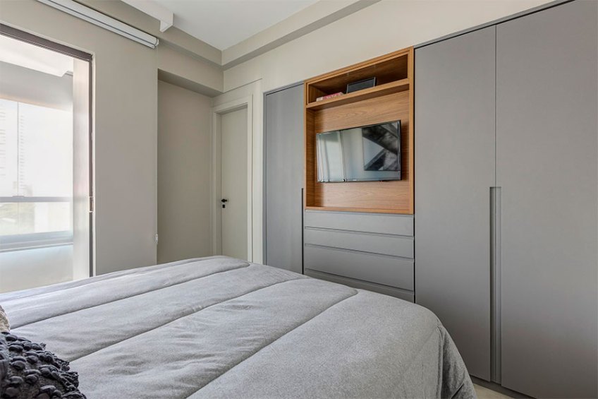 closet com espaço para TV