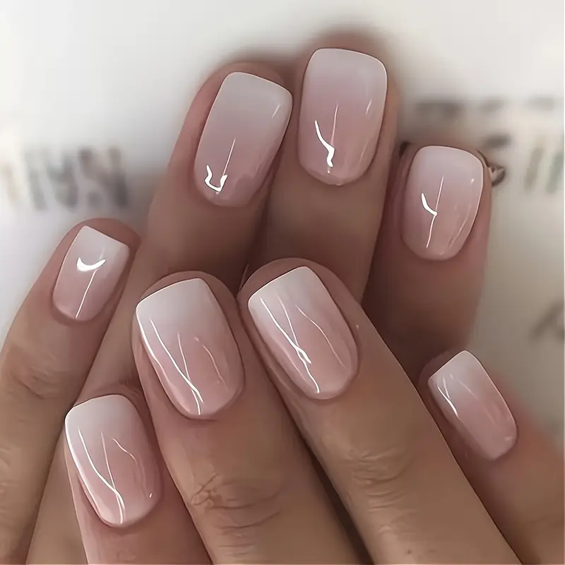unhas em tons nude