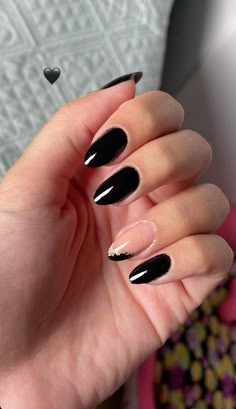 unhas pintadas diferentes