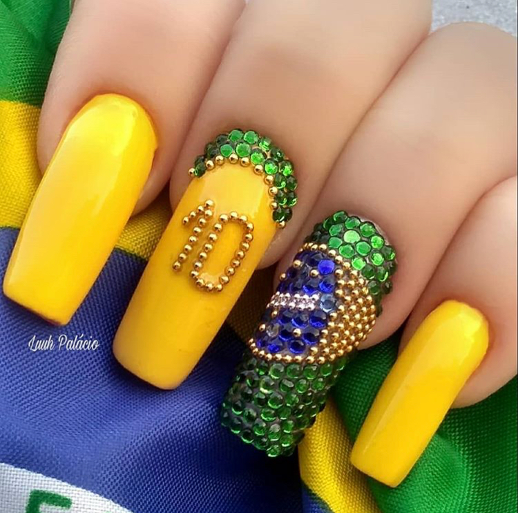 unhas verde e amarelo copa