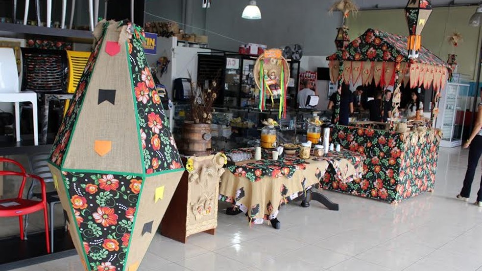 vitrine temática junina