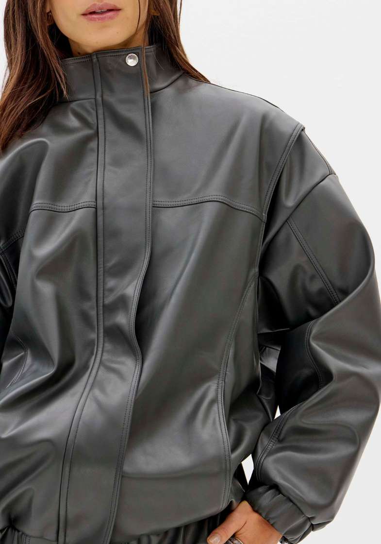 jaqueta bomber estilo boyfriend couro