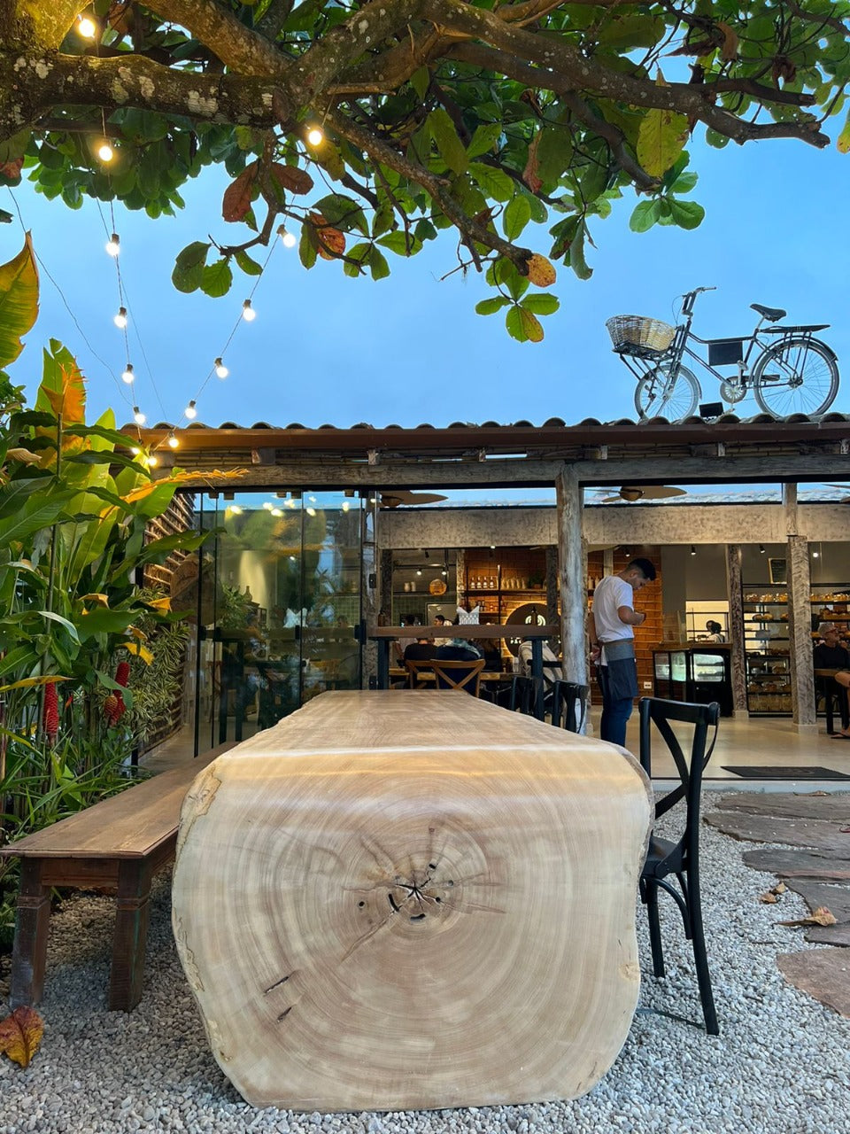 canteiro rústico com pedras