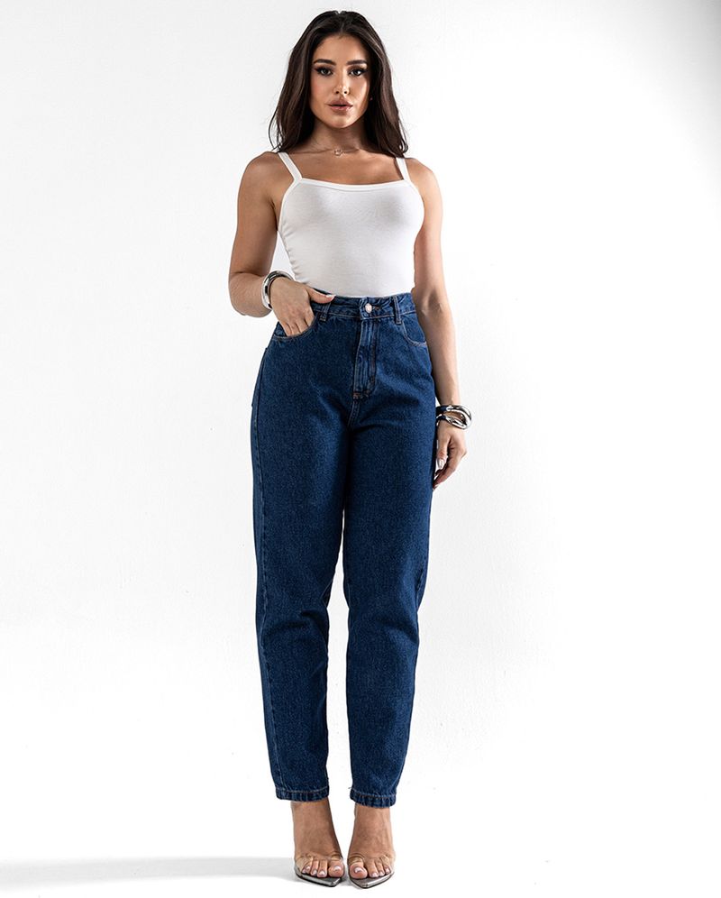 calça mom versátil