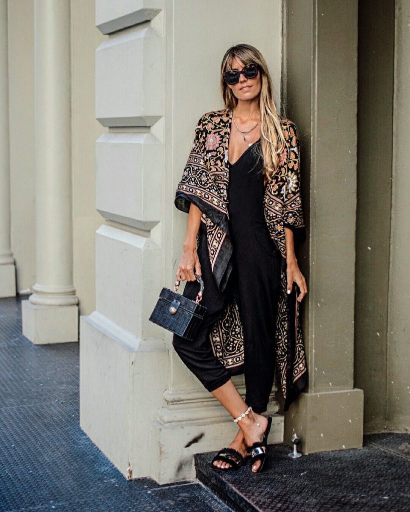 kimono de cetim para relaxar