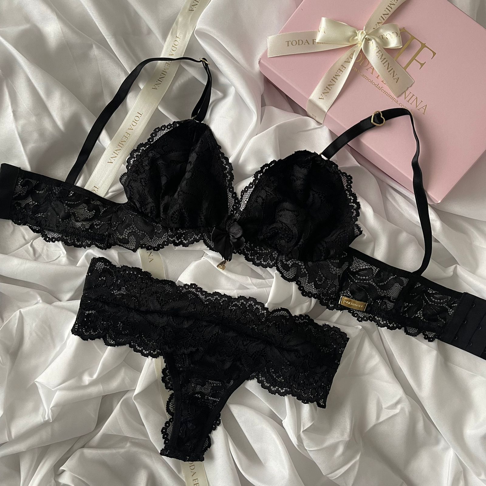lingerie de renda preta para ocasiões especiais