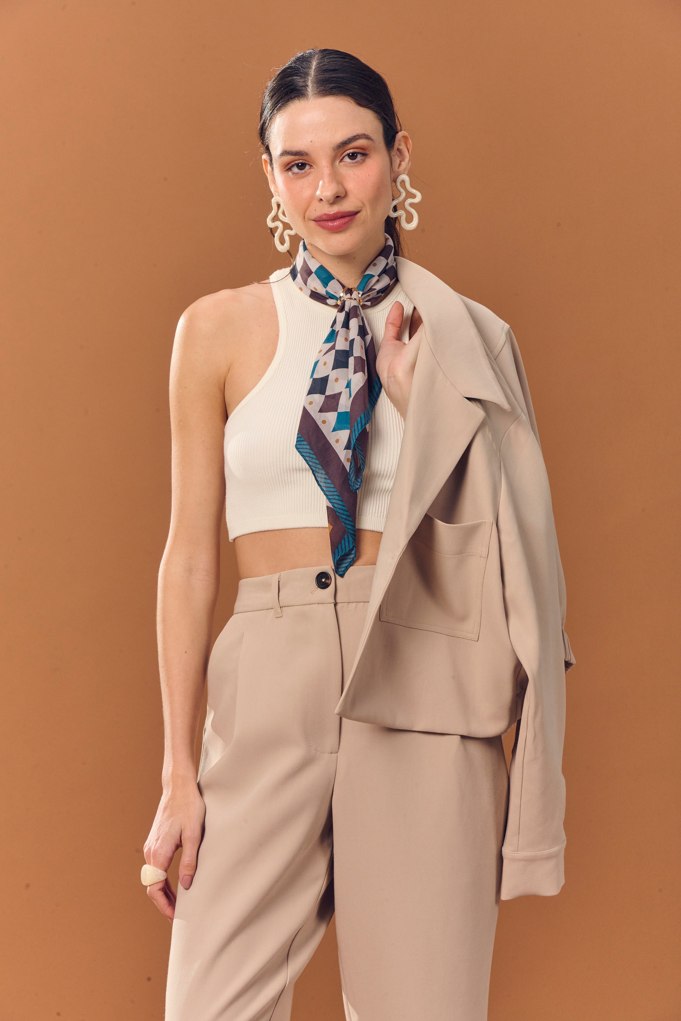 ideias de looks com lenço para festa