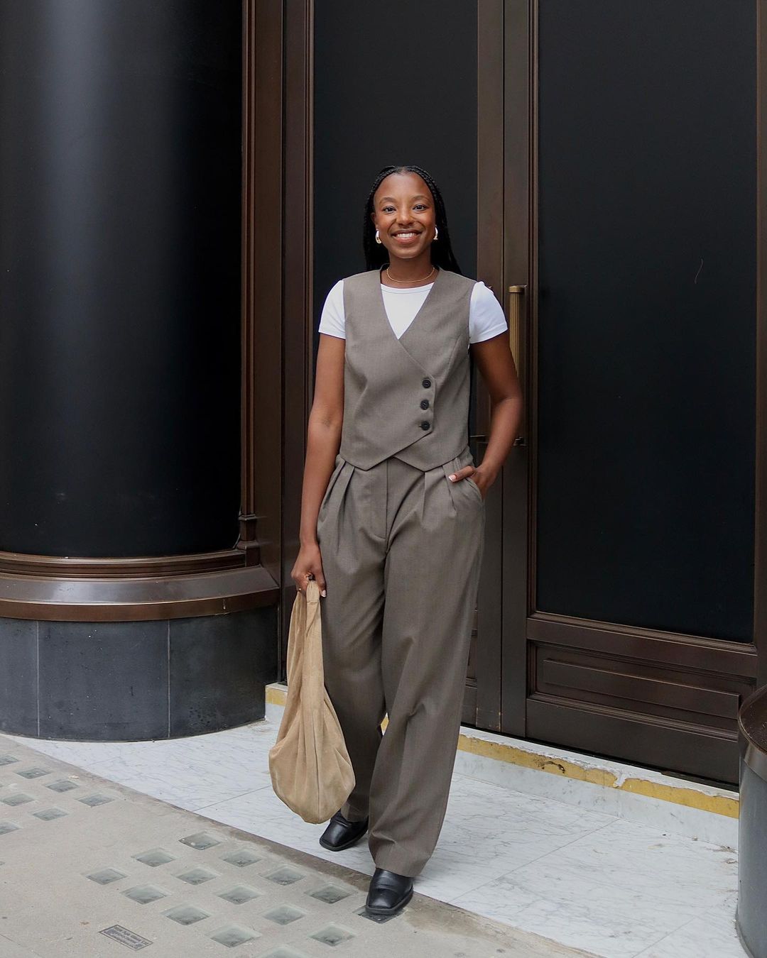 peças essenciais guarda-roupa de trabalho feminino