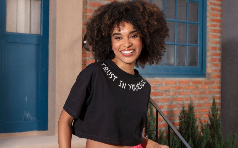 camisetão com calça jeans