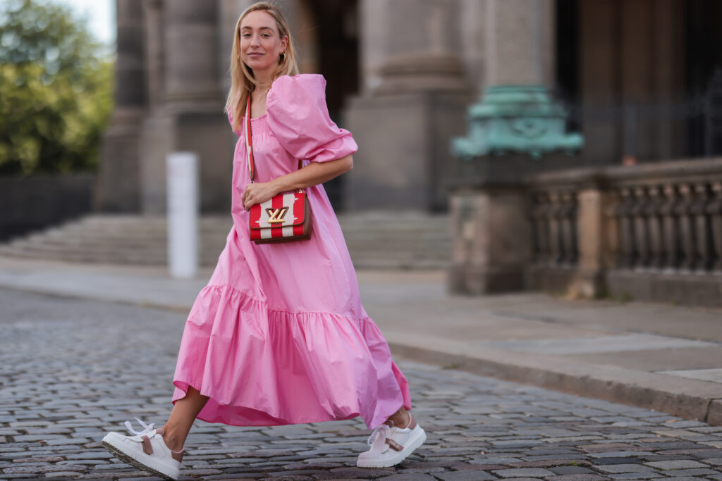 look monocromático fúcsia