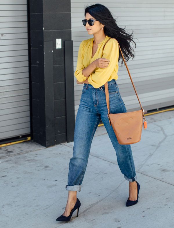 scarpin bico fino com calça pantalona