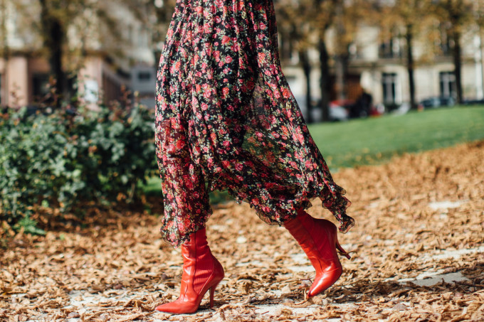 tendência vestido longo e bota