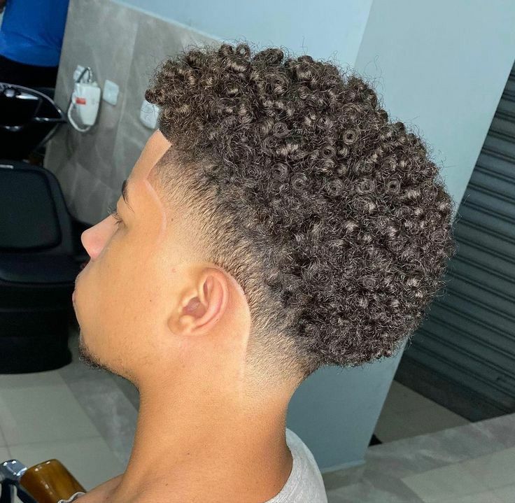 topete cacheado degradê
