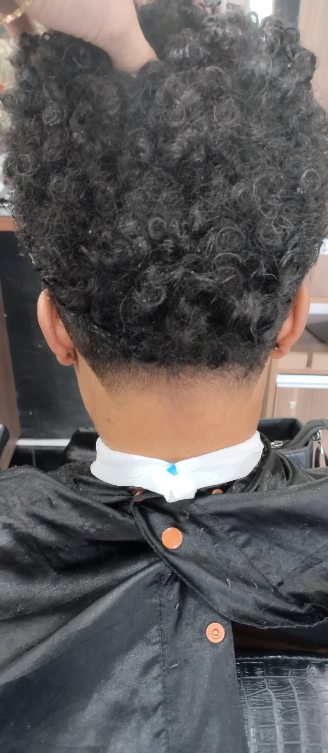 corte masculino cacheado curto