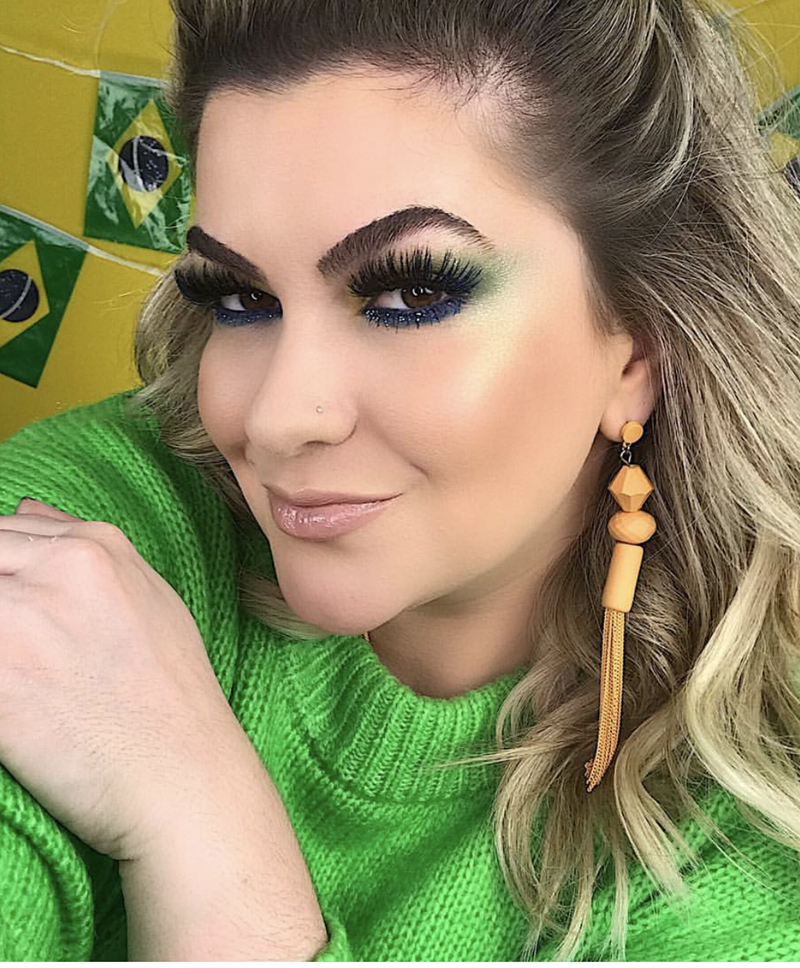 cores da bandeira na maquiagem